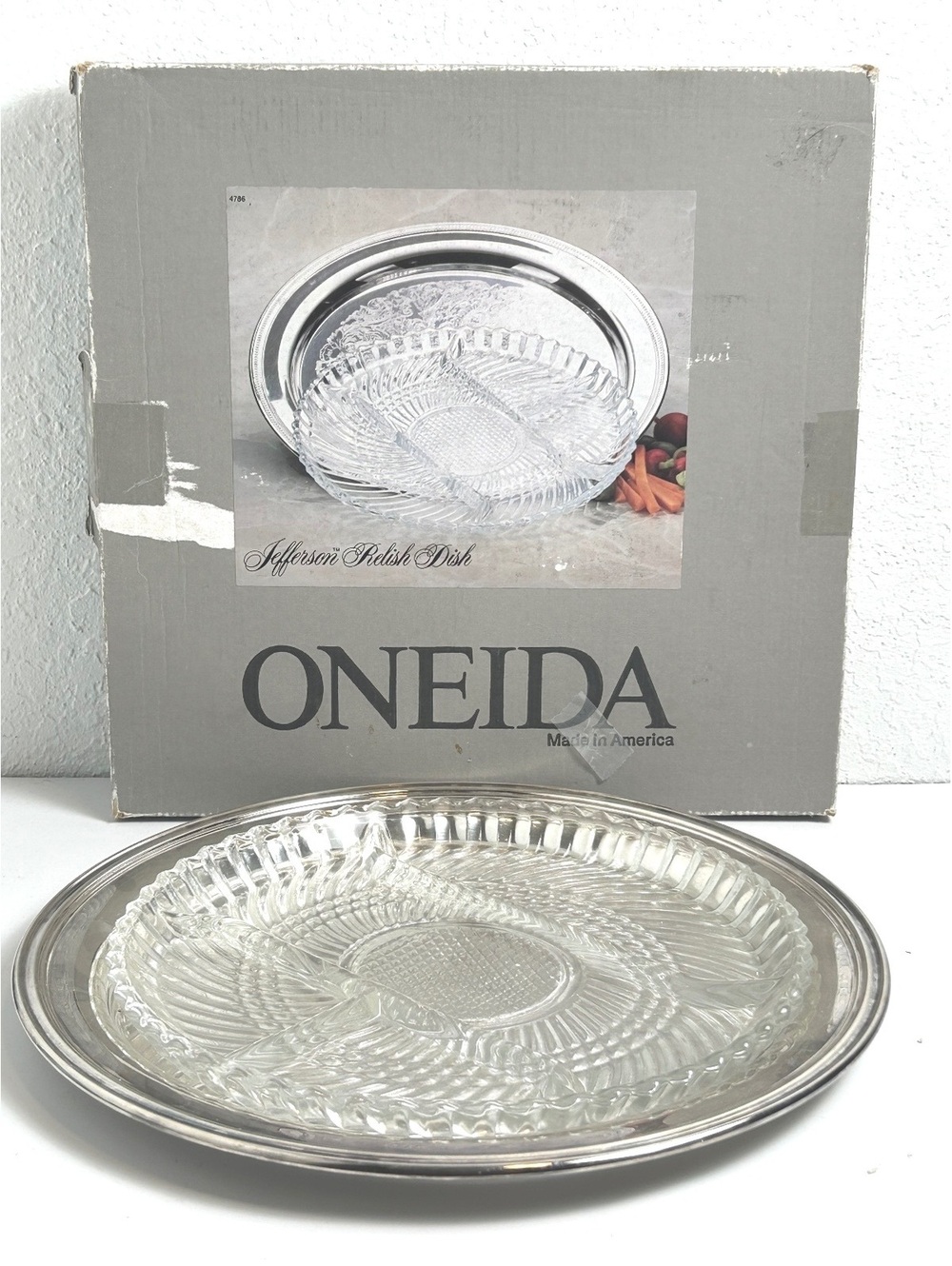 Vintage Oneida Jefferson Round Relish Serving Tray with 4-Section Glass Line